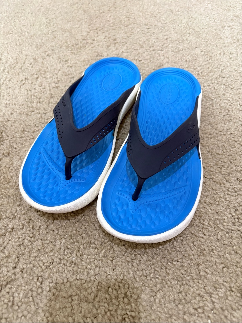 Crocs NWOT LiteRide Flip Flop Sandals in Blue M8 W10